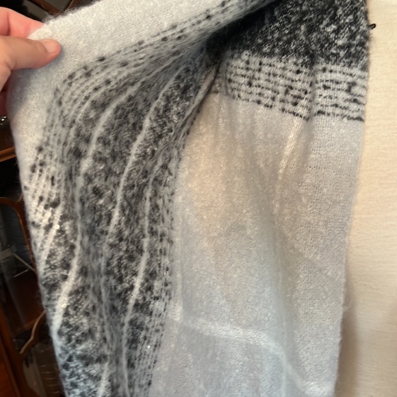 Blanket Scarf, new with tags - Picture 5 of 5